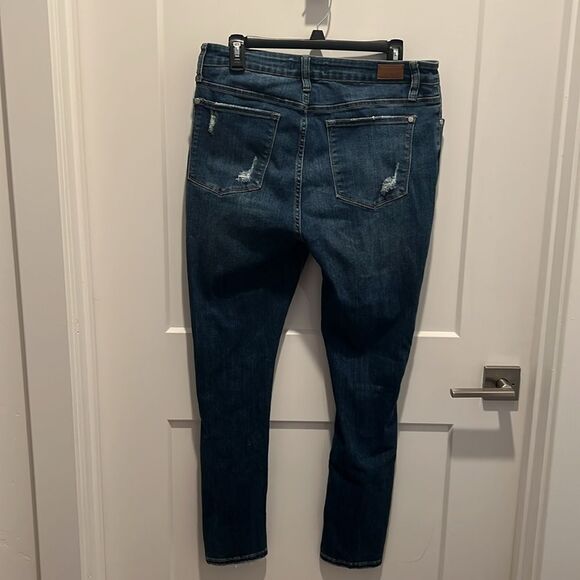 Judy Blue Distressed Button Fly Skinny Fit Jeans. Size 13/31 - Picture 5 of 10